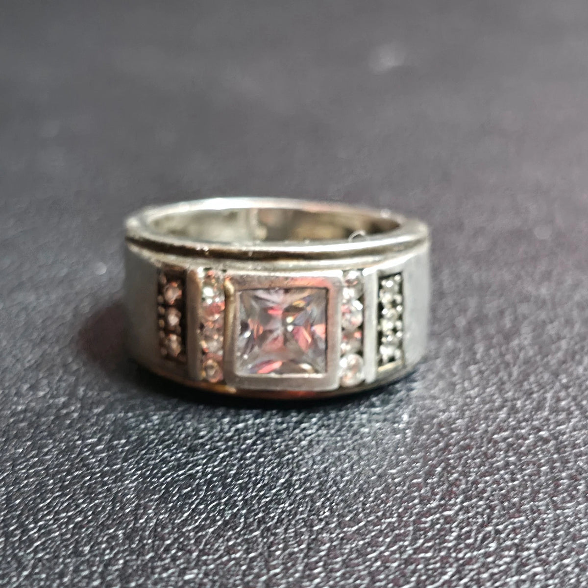 925 Sterling Silver Princess Cut Clear Stone Wide Band Ring Size 7.5 Pave Accent