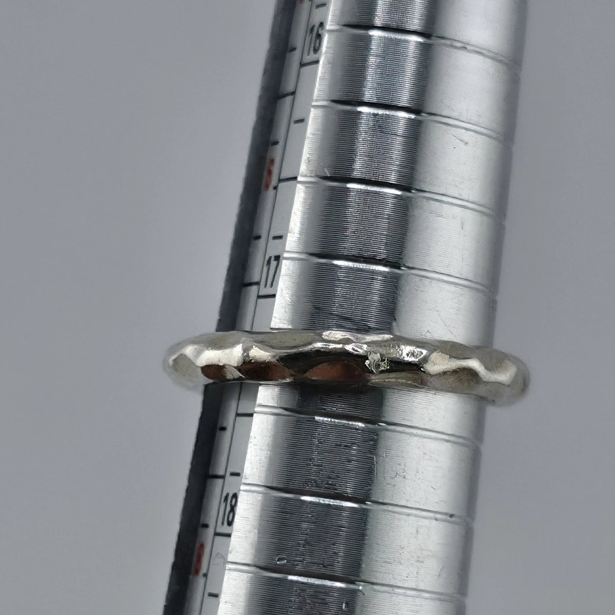 Michael Dawkins 925 Sterling Silver Hammered Organic Band Ring Size 7