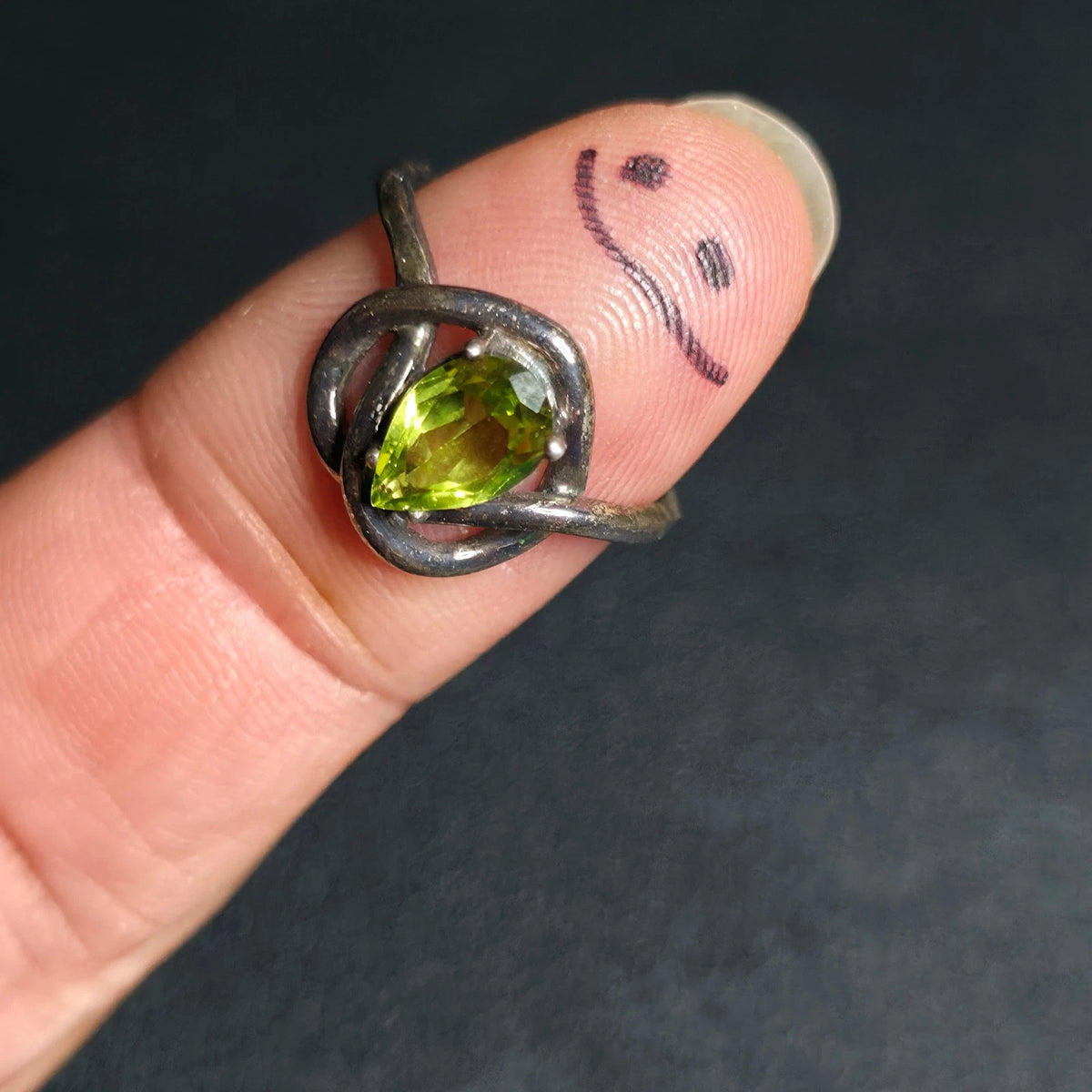 Sterling Silver 925 Green Teardrop Stone Knot Ring Size 9