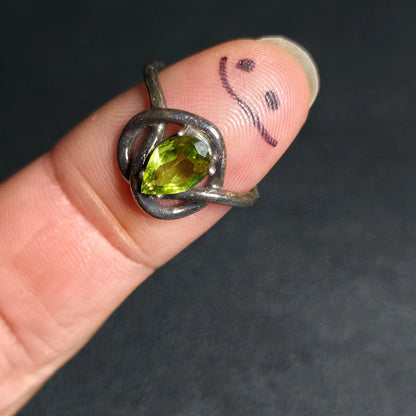 Sterling Silver 925 Green Teardrop Stone Knot Ring Size 9