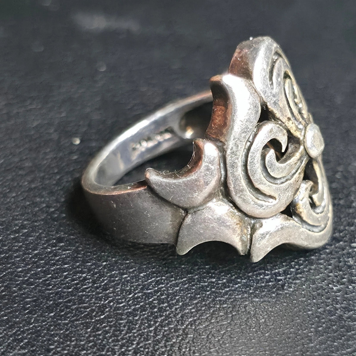 Sterling Silver 925 S Shape Cross Shins Style Ring Size 8 Scroll Flourish