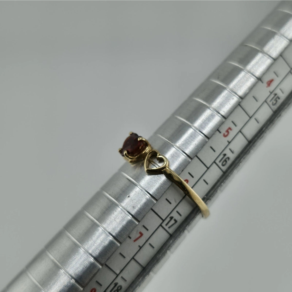 10K Yellow Gold Ring Band Red Garnet Rhodolite Heart Stones June size 6